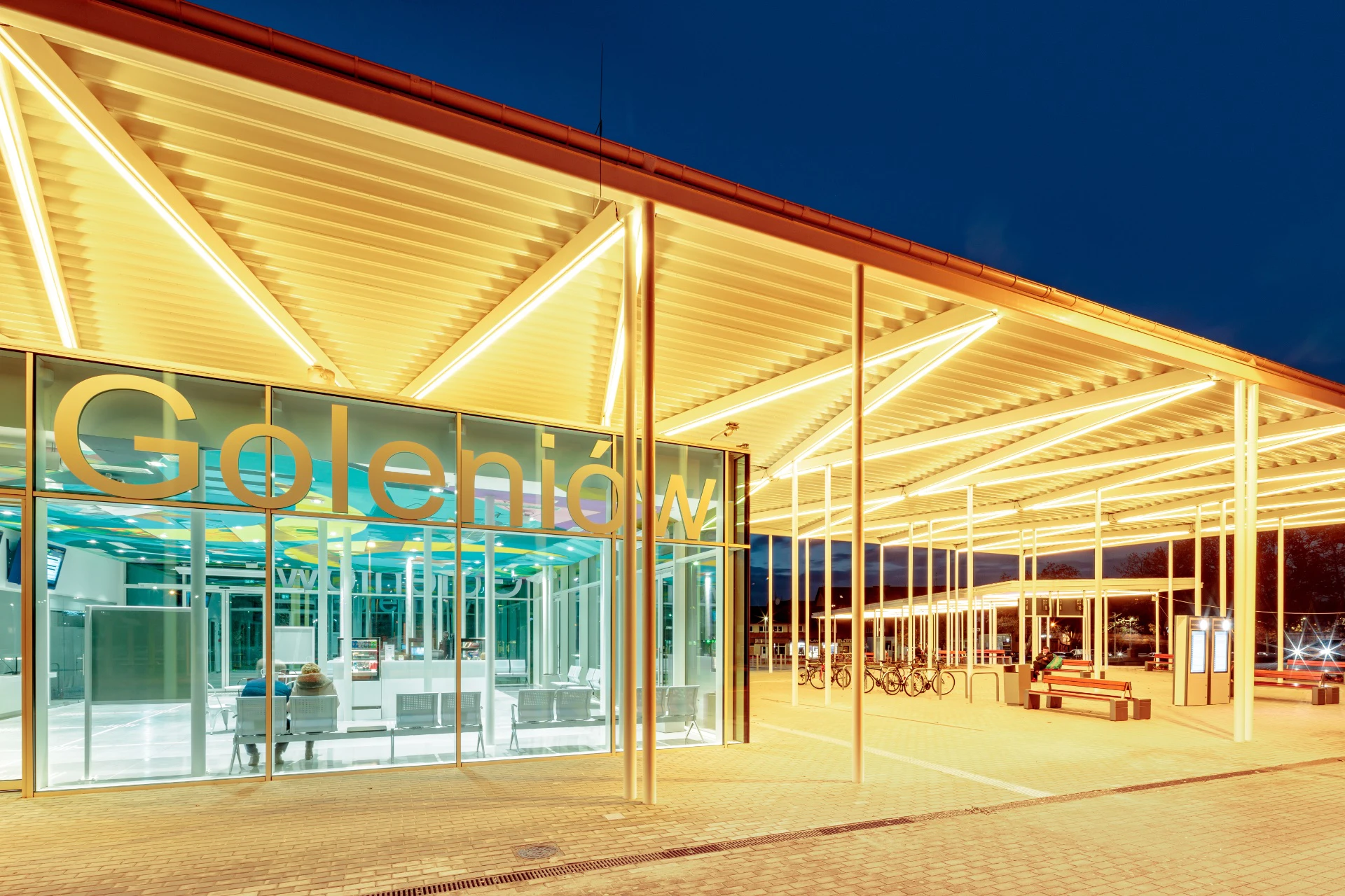 GOLENIÓW BUS AND TRAIN STATION PUBLICE SERVICE BUILDINGS